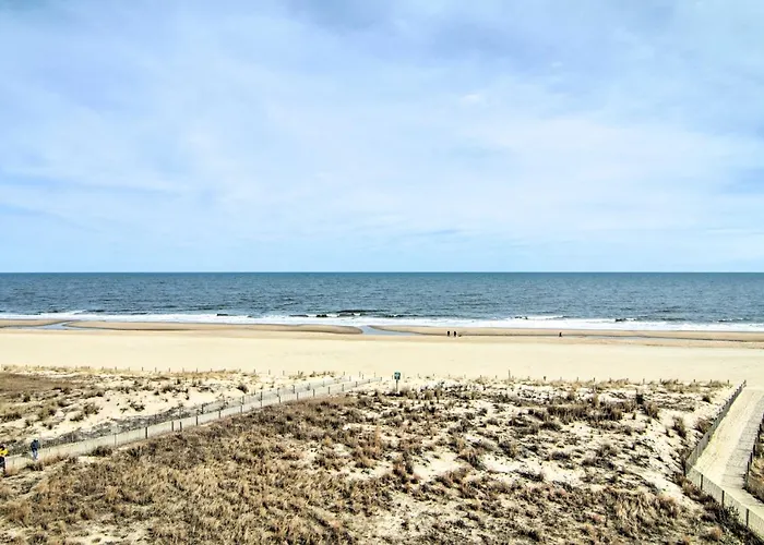 Balcony + Perks: Beachfront Ocean Gem Ocean City